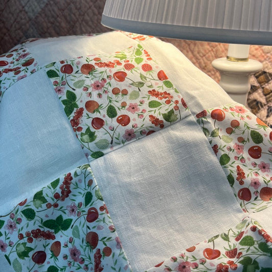Linen For Summer Berries Quilt 75cm - white or natural