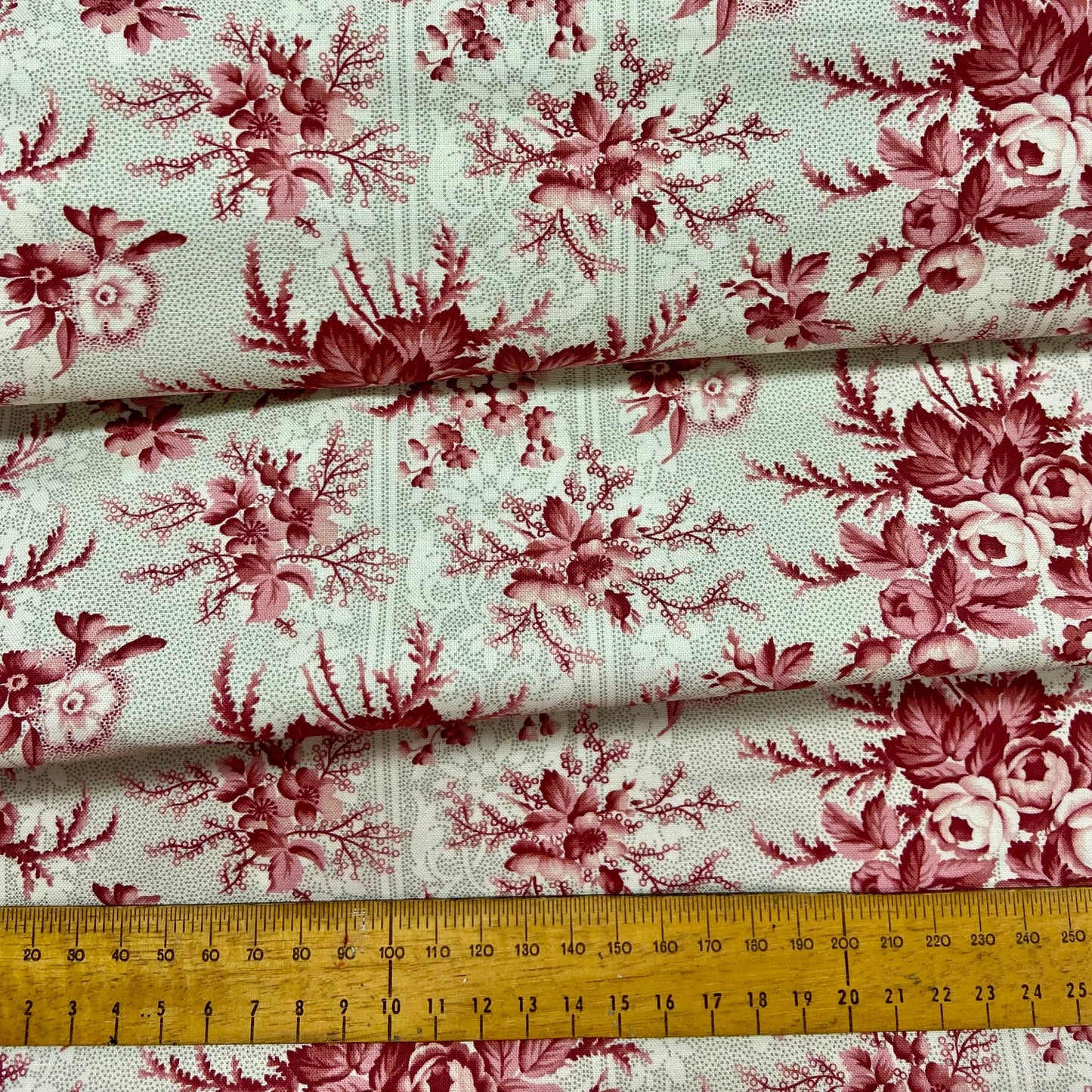 L'uccello St Etienne Colette (Musk/rose floral) - DV5801