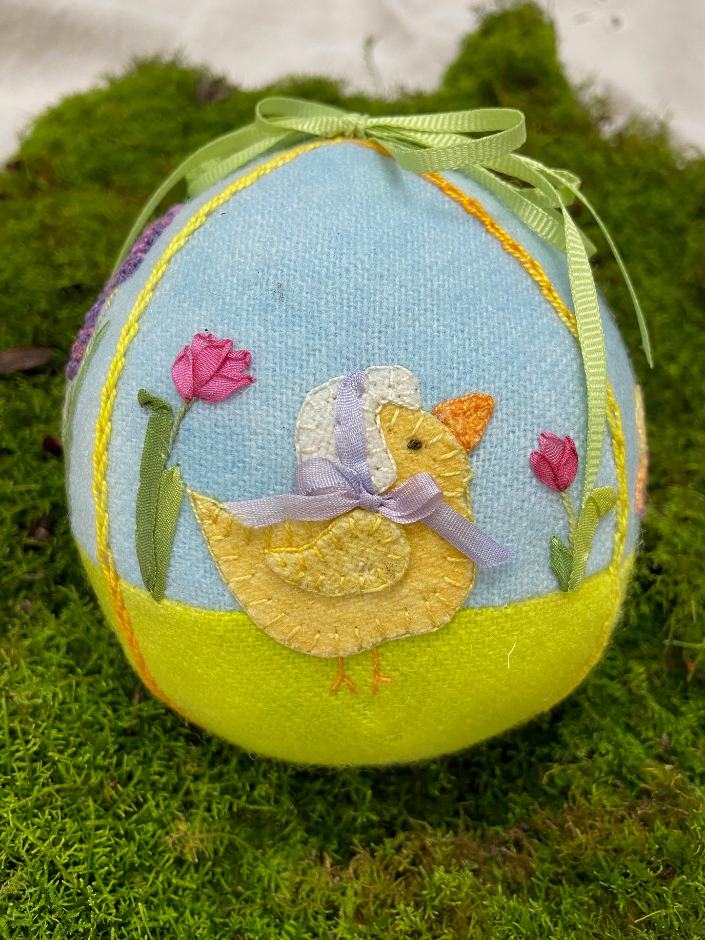 Elegant Eggs Pattern