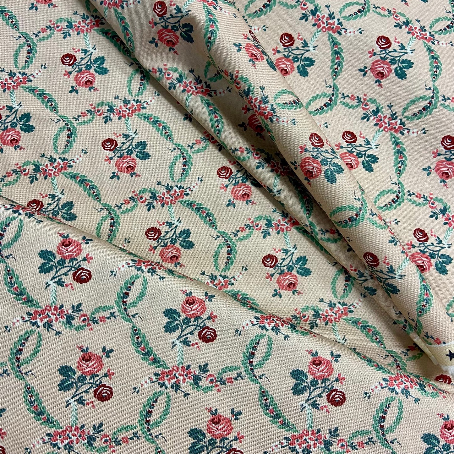 L'uccello St Etienne Lisette No 1 (Pink floral/green vine)-  DV5811