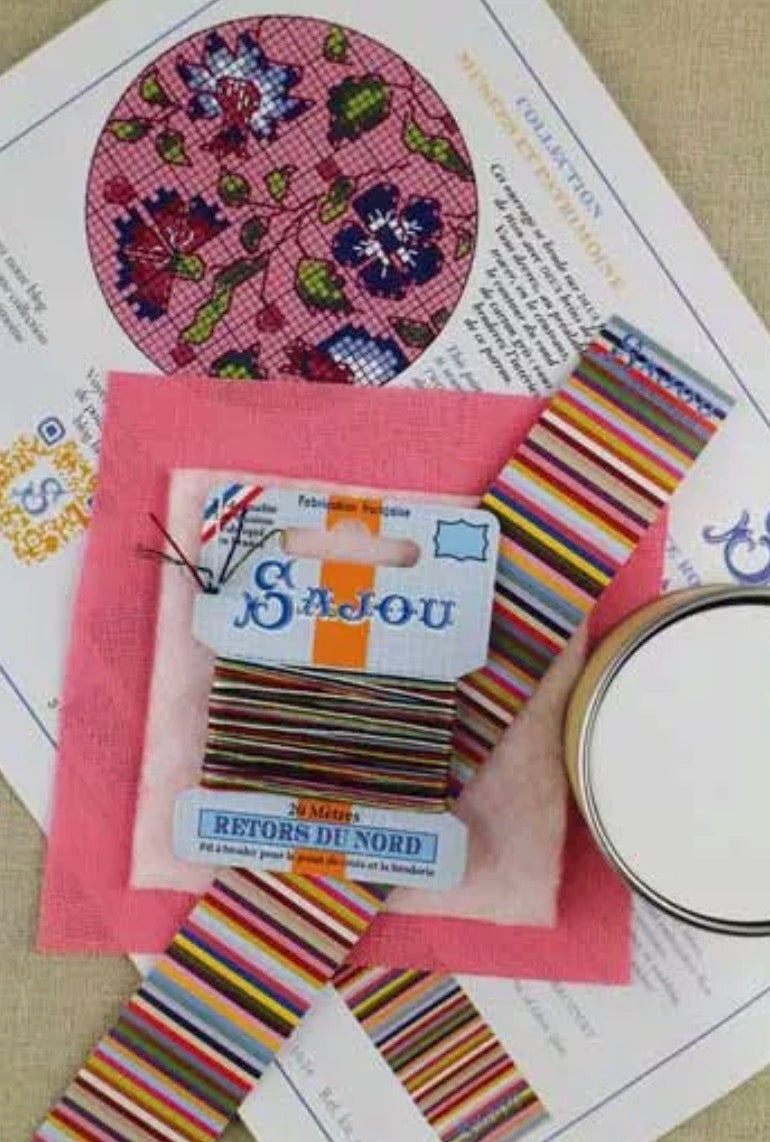 Sajou Embroidered Box kit