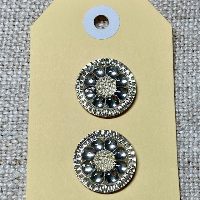 Buttons B