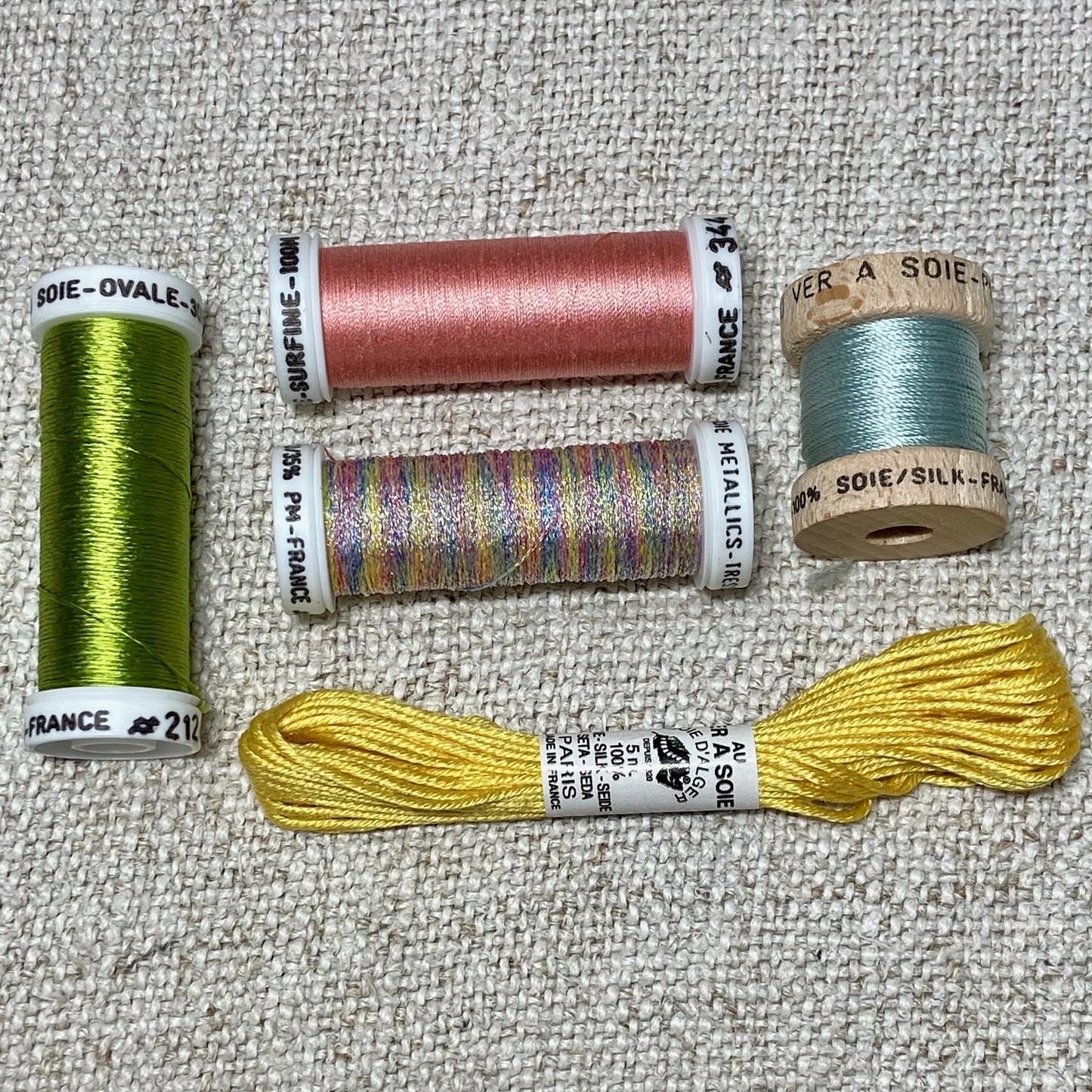 Au Ver A Soie Pastel Silk Discovery Pack