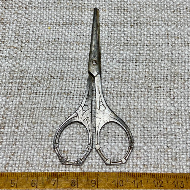 Item 26-005 Scissor Event