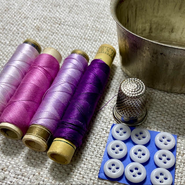 Flea Market Item - Friand Tin Fancies 5