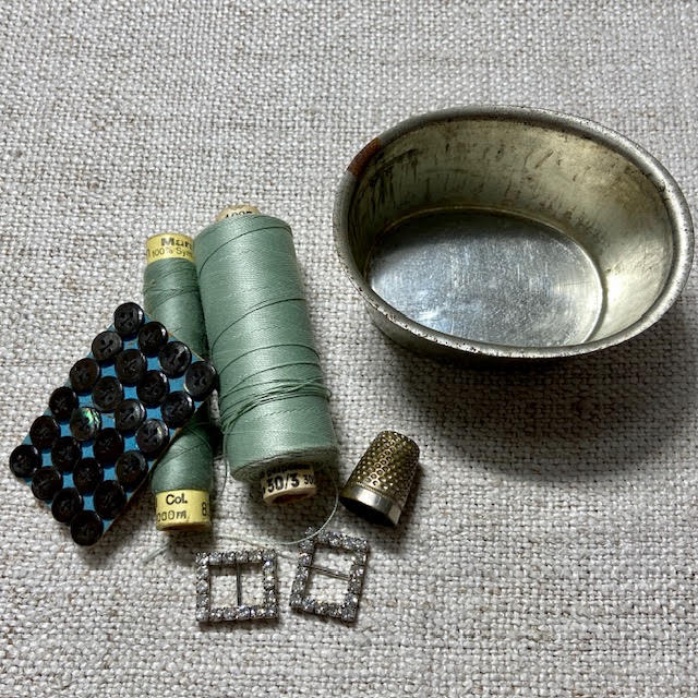 Flea Market Item - Friand Tin Fancies 7