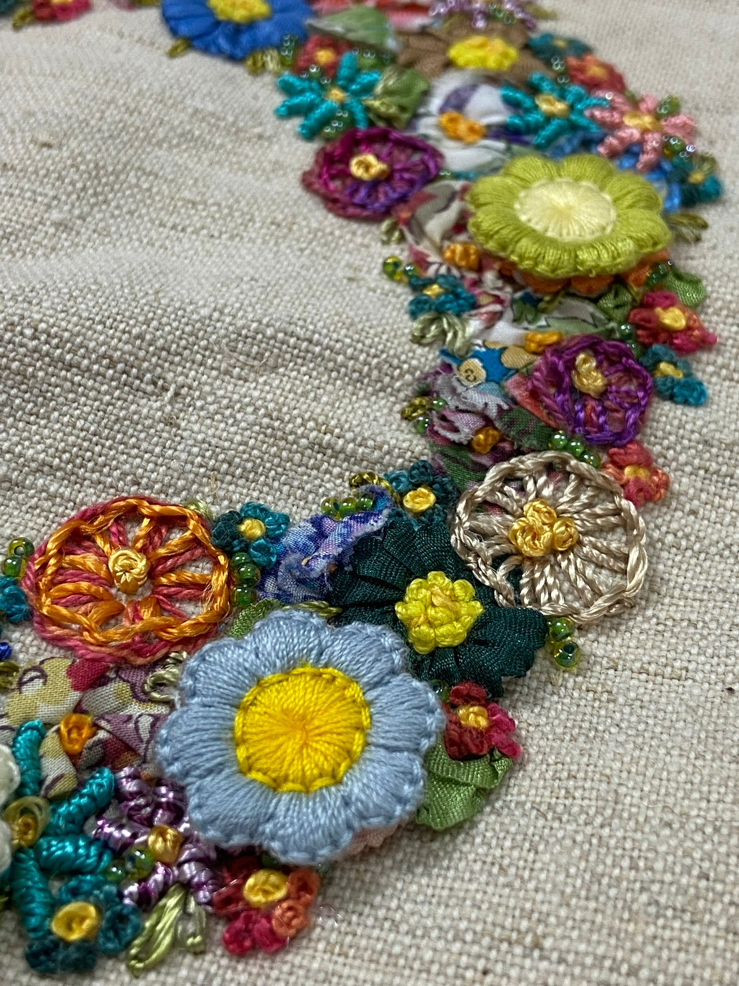 Summer Wreath - Slow Stitch Kit in a Tin