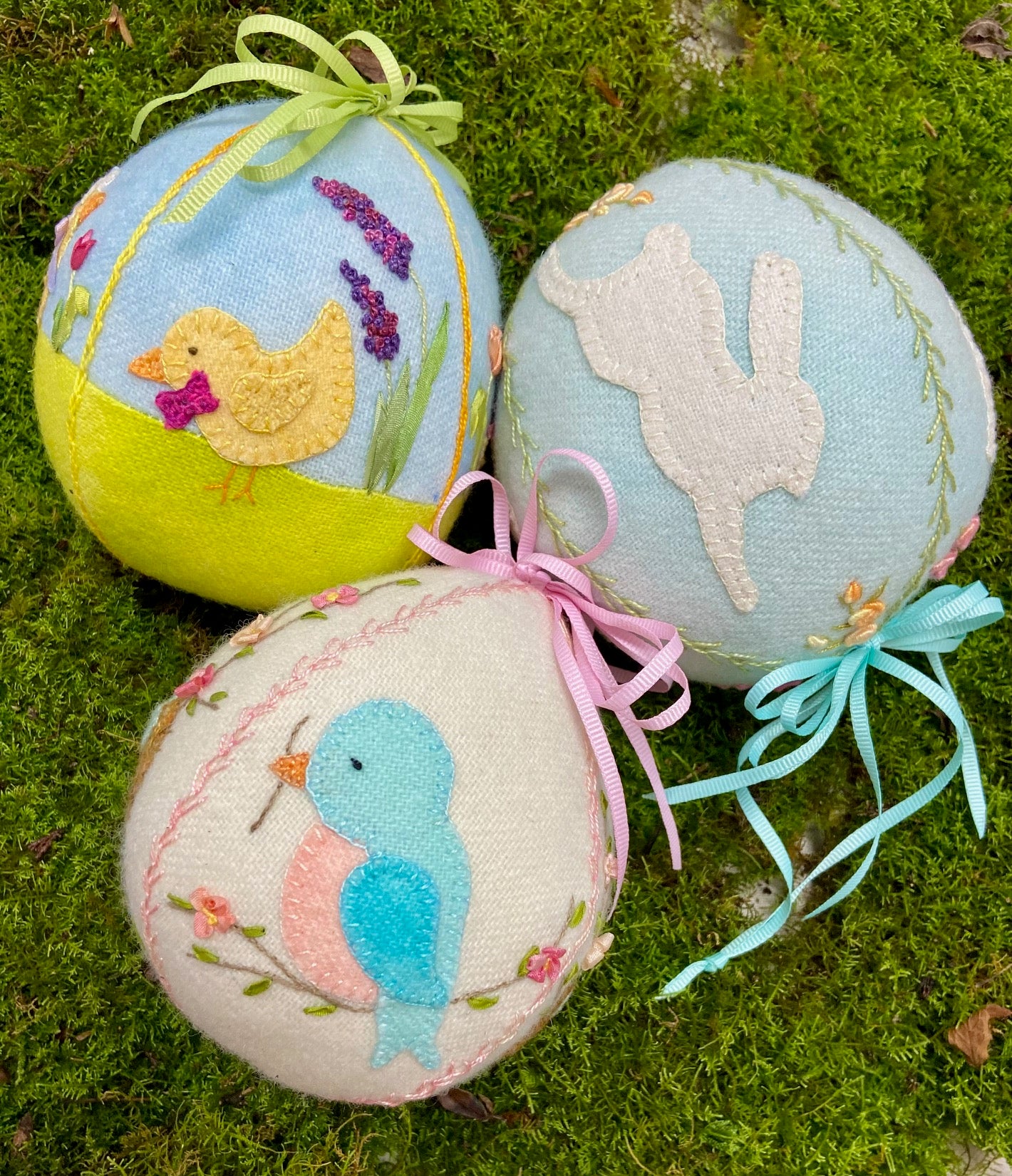Elegant Eggs Pattern