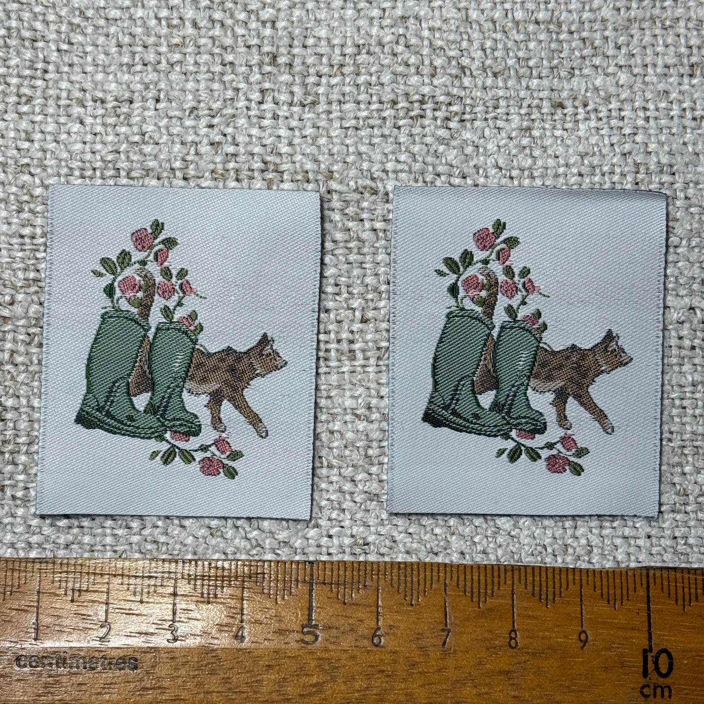 Acufactum Label - Boots and Cat