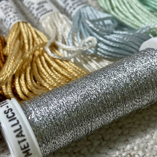Au Ver A Soie D'Alger - 9 x Stranded Silk & 1 Metalic Thread Set