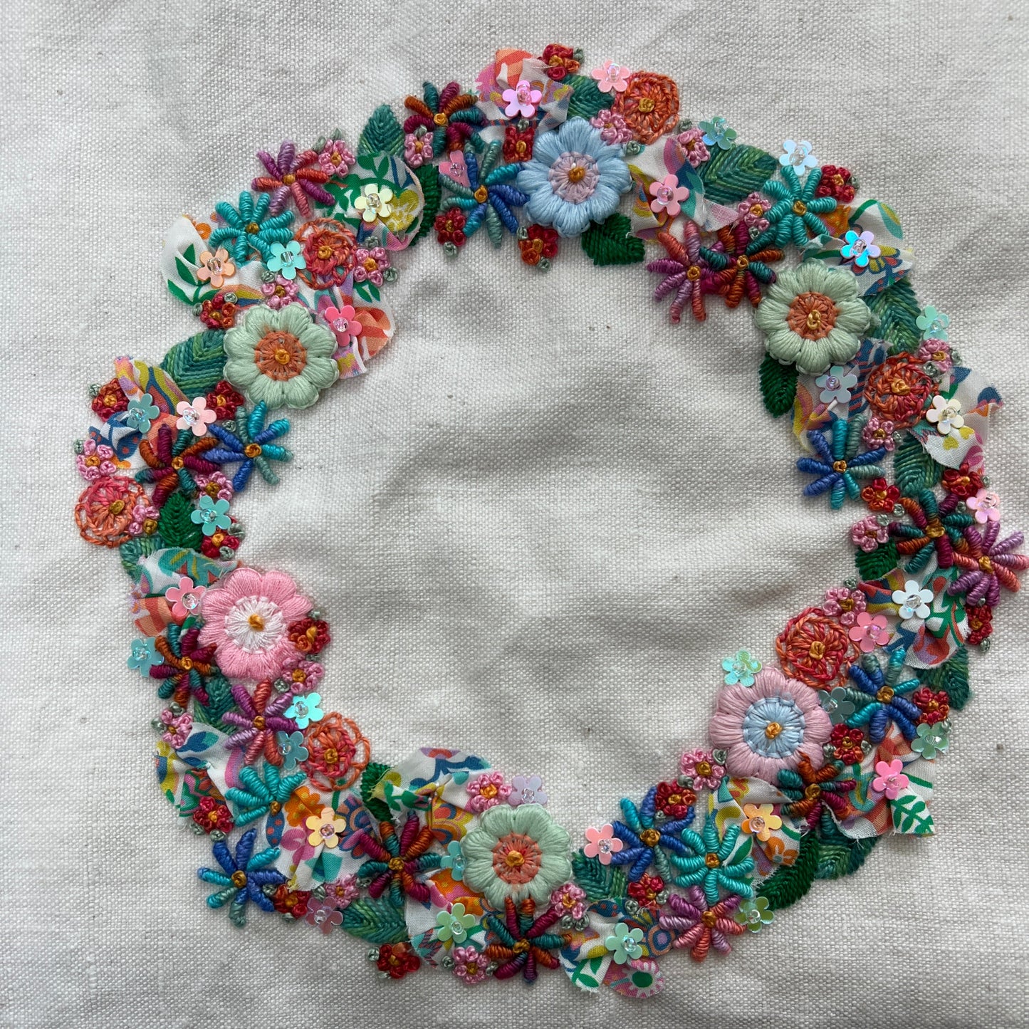 Summer Wreath - Slow Stitch Kit in a Tin