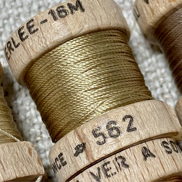 Au Ver A Soie Taupe Silk Spool Set