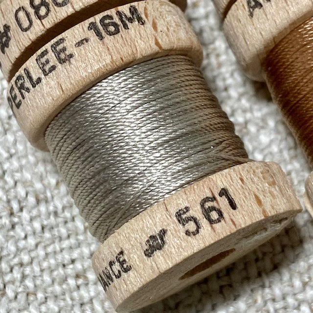 Au Ver A Soie Taupe Silk Spool Set