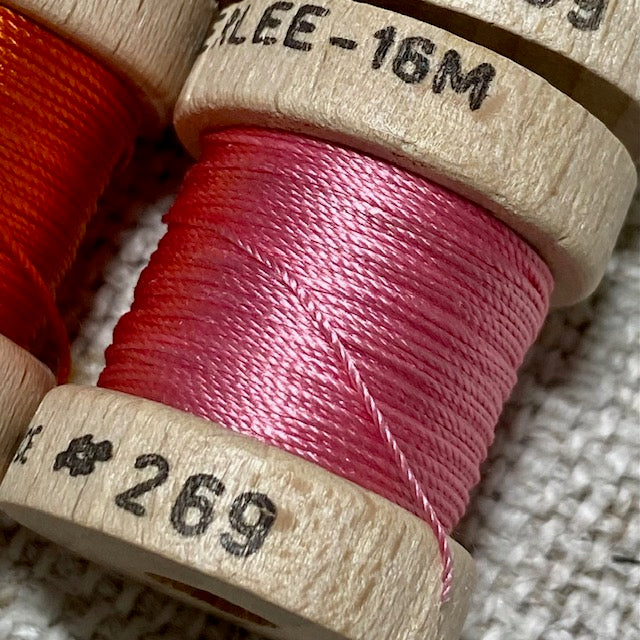 Au Ver A Soie Brights Silk Spool Set