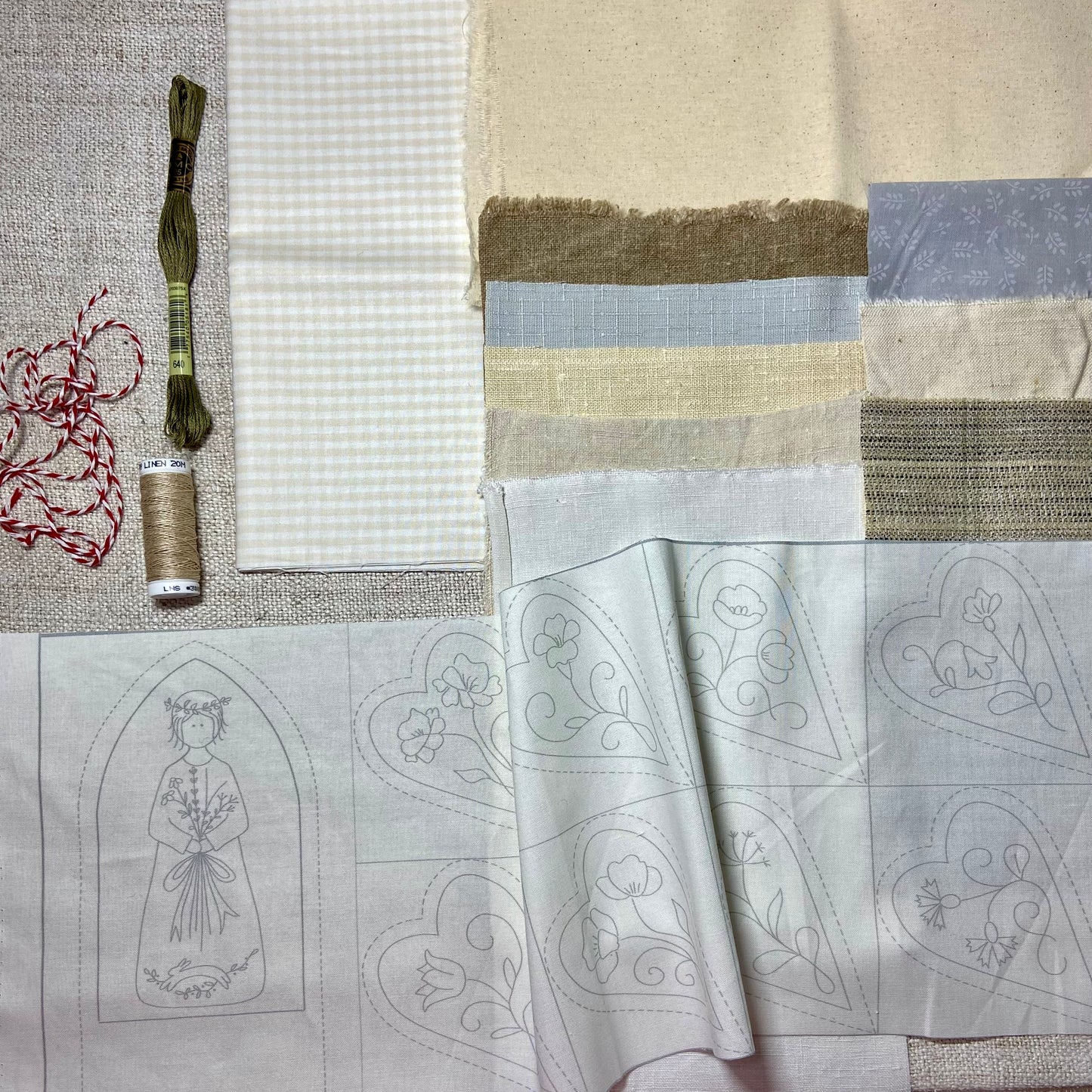 Tabletop Tree Skirt and Decorations Kit