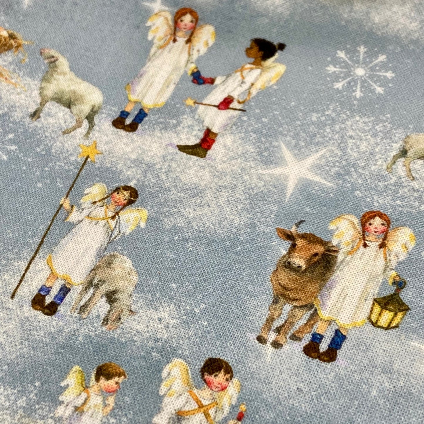 Acufactum Away in a Manger