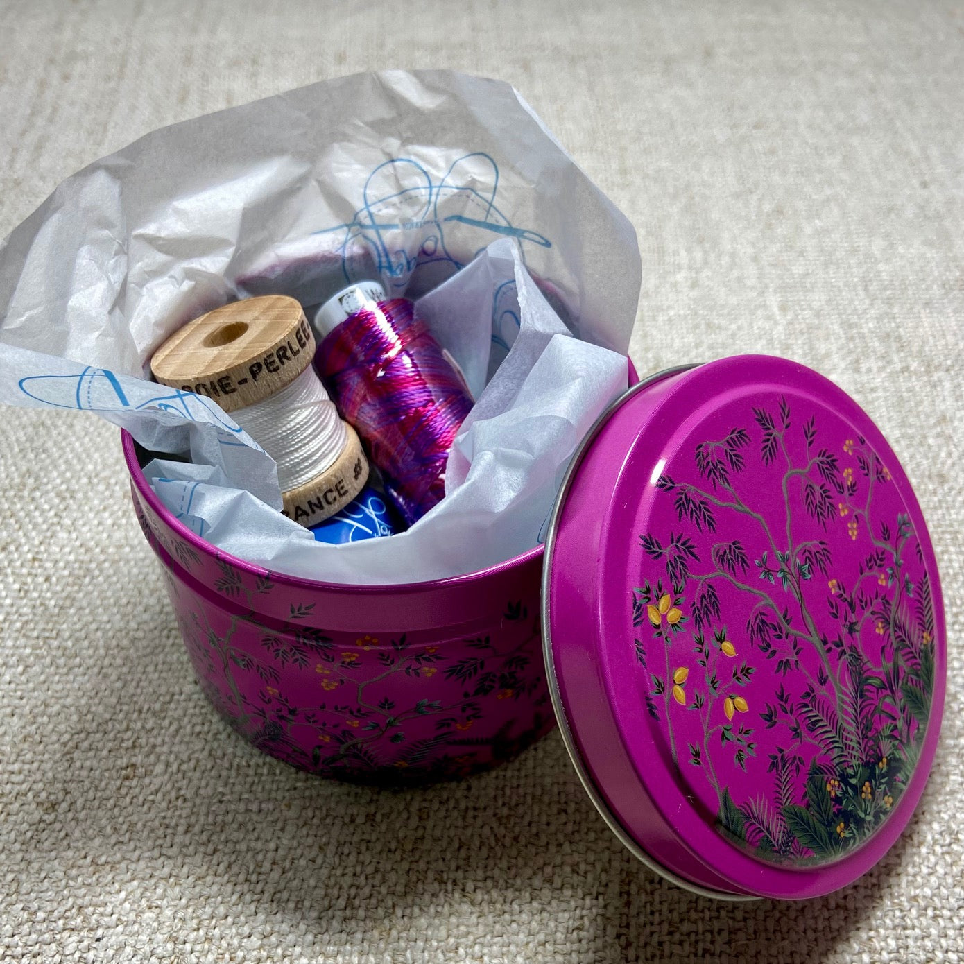 Tins Charming & Colourful with Notions - Fuchsia