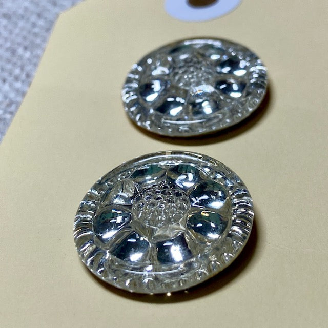 Buttons B