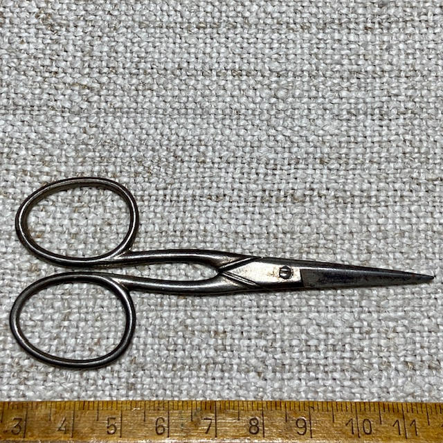 Item 26-019 Scissor Event