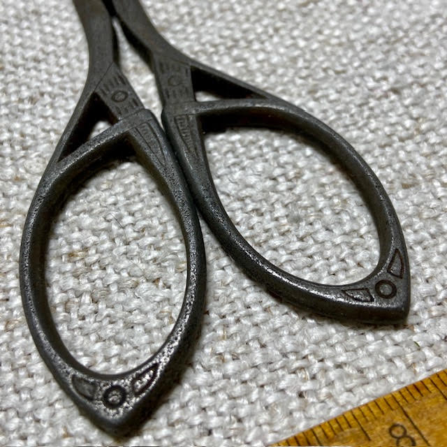 Item 26-002 Scissor Event