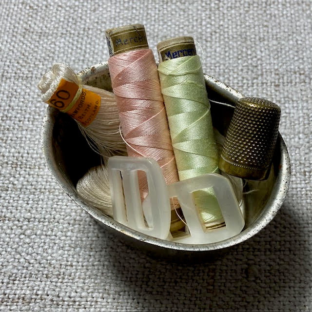 Flea Market Item - Friand Tin Fancies 8