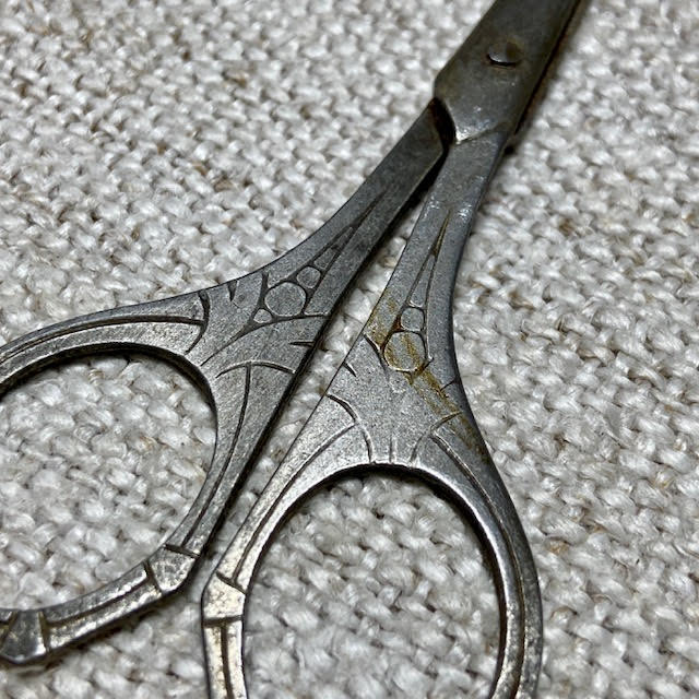 Item 26-005 Scissor Event
