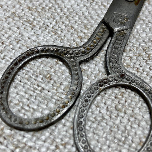 Item 26-003 Scissor Event