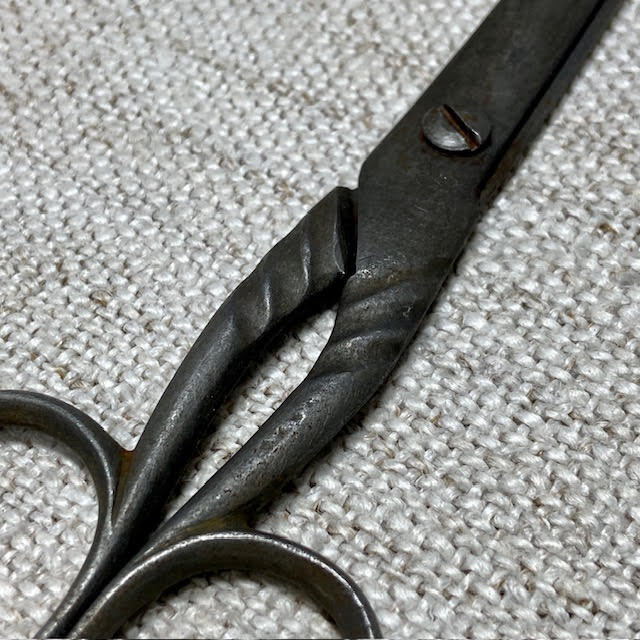 Item 26-011 Scissor Event