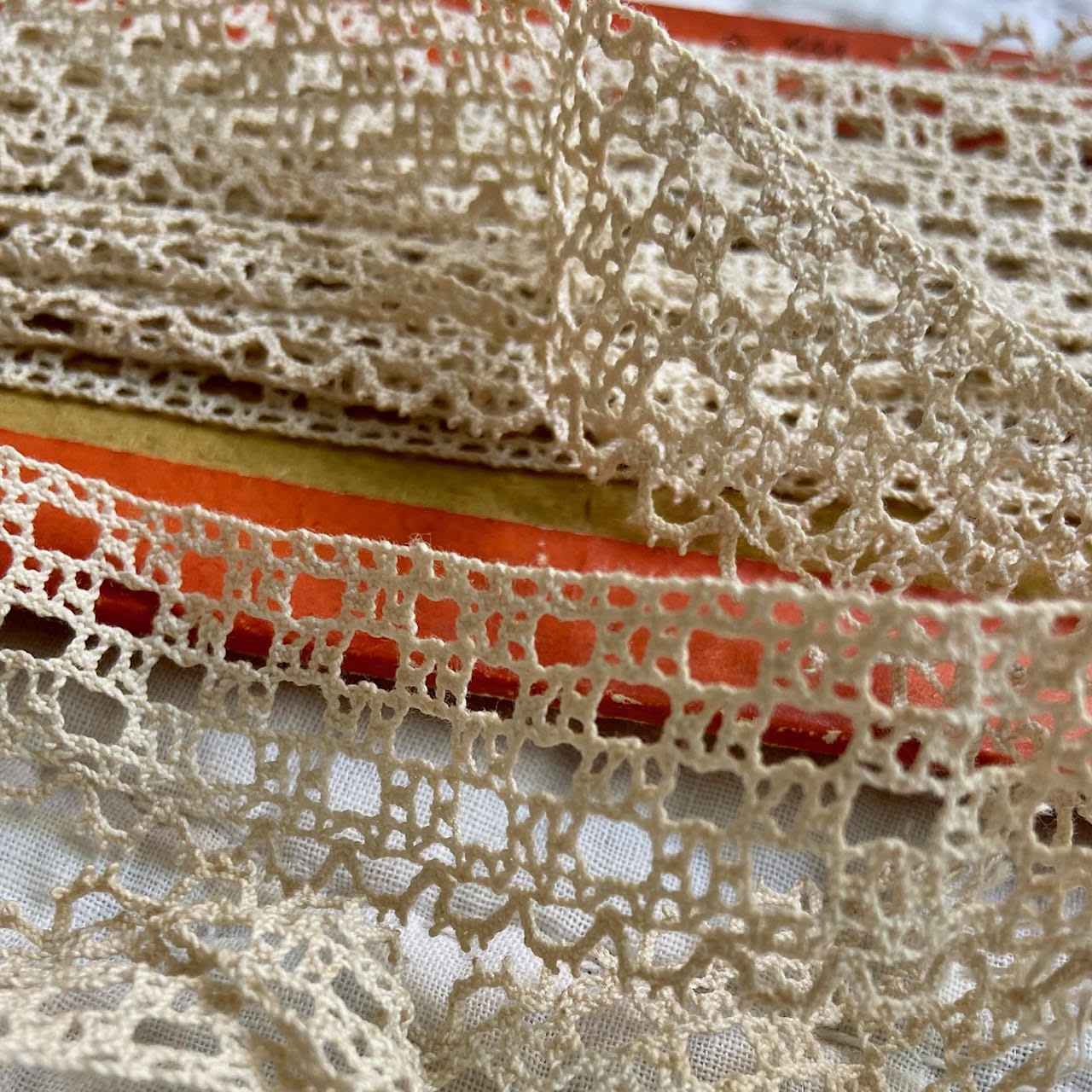 Italian Linen Lace - Item 23481