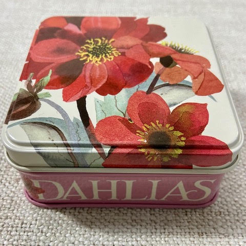 Dahlia Tin with Wonderfil Thread