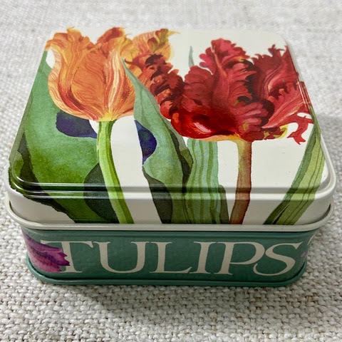 Tulip Tin with Wonderfil Thread