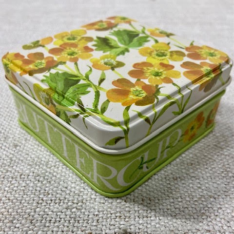 Buttercup Tin with Wonderfil Thread