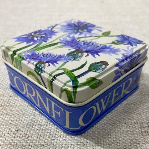 Cornflower Tin with Wonderfil Thread